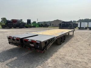 2025 Diamond C FMAX208 28′ x 102″ 18k Engineered Beam With Max Ramps — photo 14