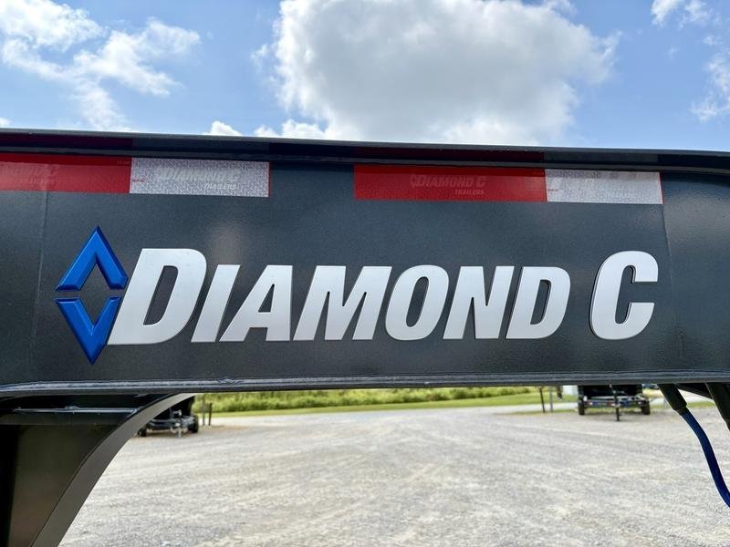 2026 Diamond C FMAX210 2.0 32′ x 102″ Engineered Beam 25k W/ Hydraulic Dovetail — photo 2