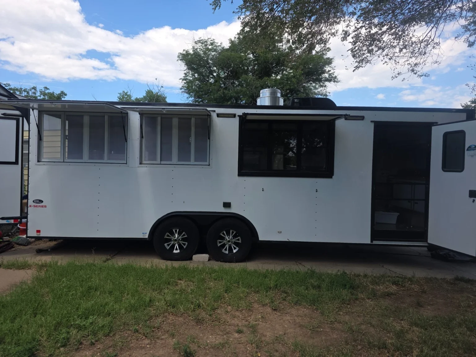 NEW FOOD TRAILER w/all the bells and whistles. 2021 CARGO Mate