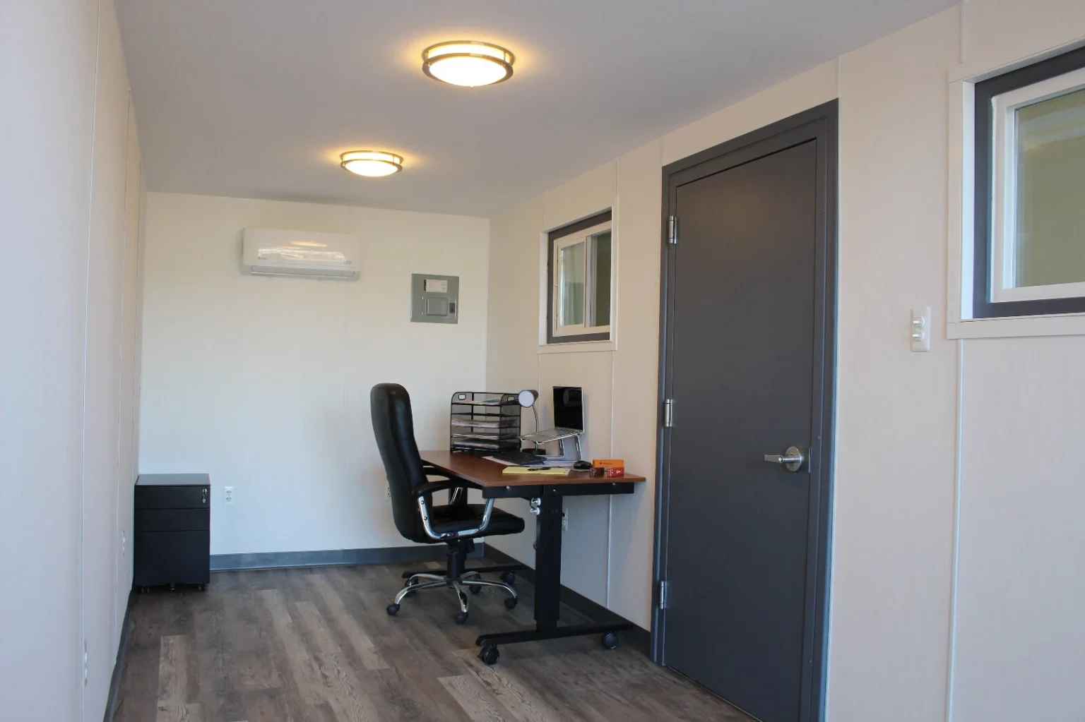 20ft Shipping Container Office – Modified — photo 11