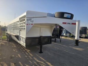 2025 Big Bend 6’8″X28′ 3/4 TOP Stock / Stock Combo Trailer — photo 2