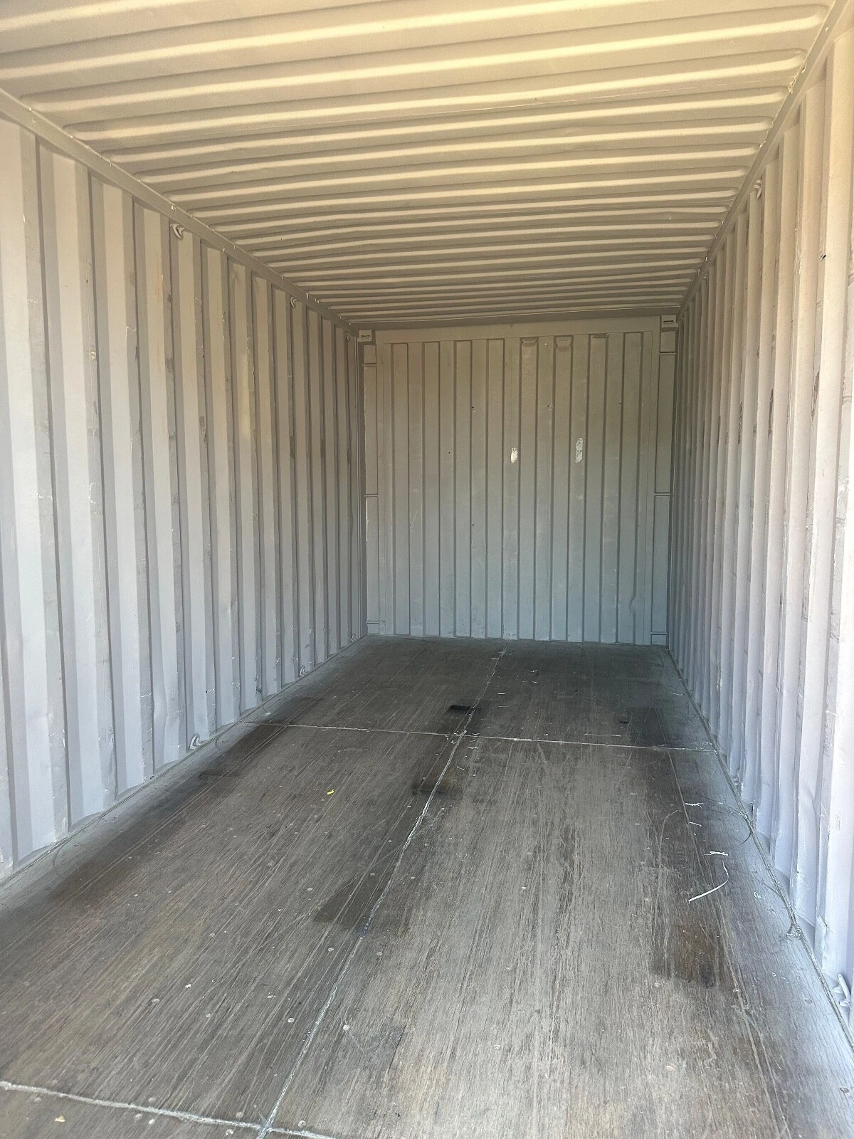 20′ Used Shipping Container — photo 2