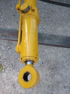Komatsu Hydraulic Cylinder 4002816M Ships To Commercial Address Only New — photo 2