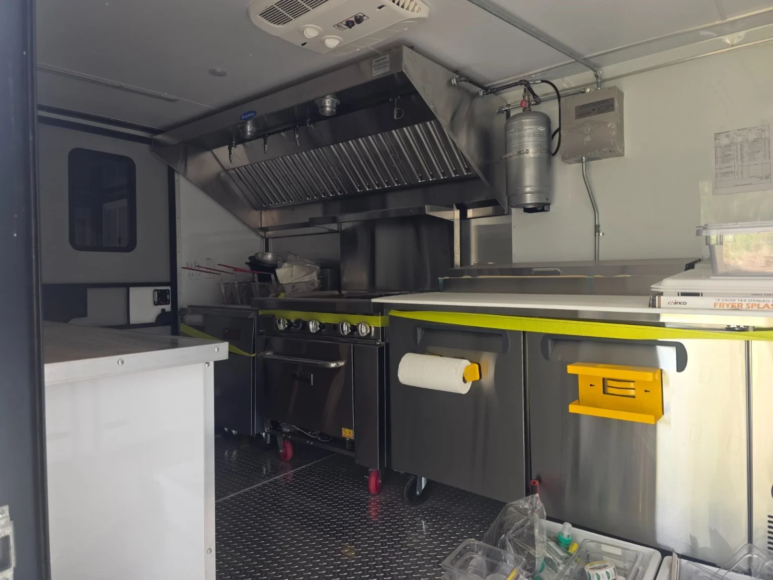 NEW FOOD TRAILER w/all the bells and whistles. 2021 CARGO Mate — photo 2