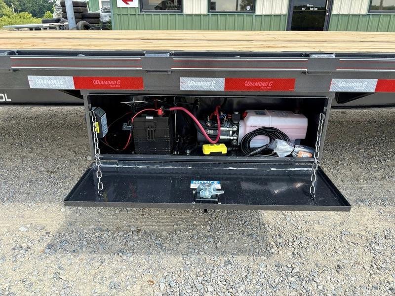 2026 Diamond C FMAX210 2.0 32′ x 102″ Engineered Beam 25k W/ Hydraulic Dovetail — photo 6