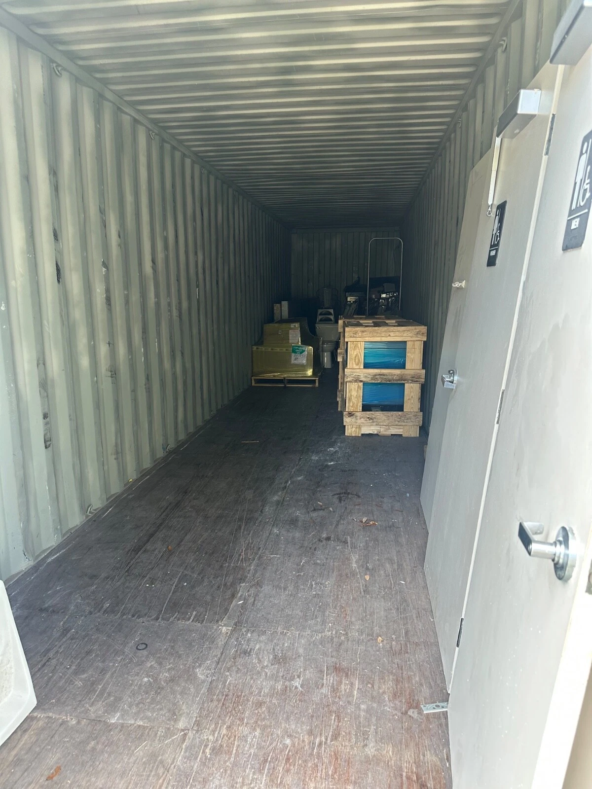 Used 40ft Shipping container — photo 3