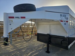 2025 Big Bend 6’8″X28′ 3/4 TOP Stock / Stock Combo Trailer — photo 3