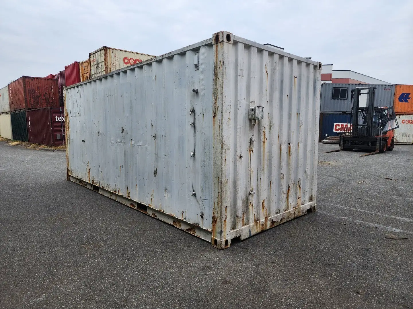 20 ft Container w/ Shelf, Electrical & Lighting — photo 3