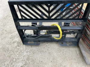 Skid Steer Forks Hydraulic Adjustable universal Cat Bobcat John Deere Gehl — photo 3