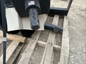 Lowe 2175 Classic Round Auger Drive Digger with 18″ Wide Bit Fits Skid Steer — photo 3