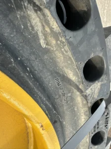 Camso 33×12-20 Solid Steer Tires With Rims 7.5-20 Rim 8 Lug Gehl Cat Case JCB — photo 4