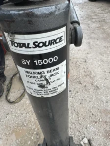 Total Source – Hydraulic Forklift Jack, 15400 LB. Cap., 2.5″-16.5″ Lift Height — photo 4
