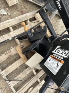 Lowe 2175 Classic Round Auger Drive Digger with 18″ Wide Bit Fits Skid Steer — photo 4