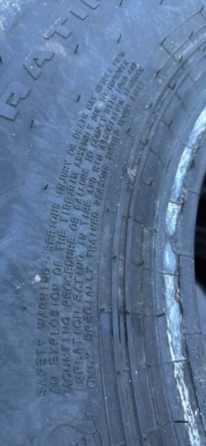 new take of 20.5-25 wheel loader tires — photo 3
