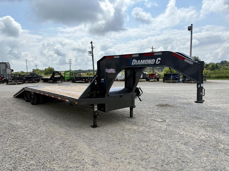 2026 Diamond C FMAX210 2.0 32′ x 102″ Engineered Beam 25k W/ Hydraulic Dovetail — photo 7