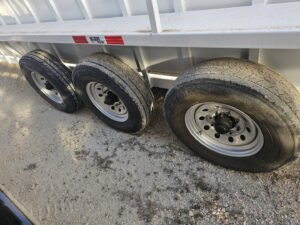 2025 Big Bend 6’8″X28′ 3/4 TOP Stock / Stock Combo Trailer — photo 9