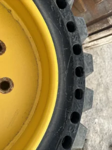Camso 33×12-20 Solid Steer Tires With Rims 7.5-20 Rim 8 Lug Gehl Cat Case JCB — photo 6