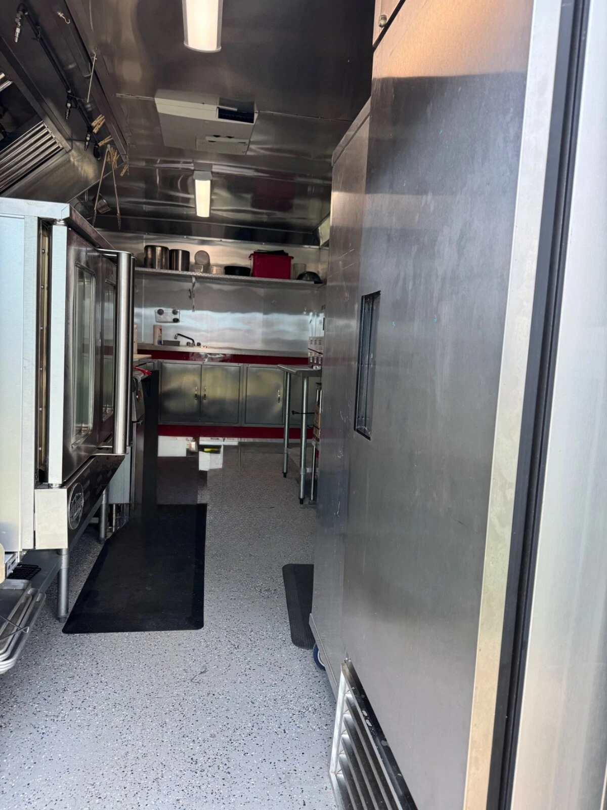 Used food truck — photo 8