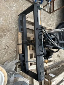 Lowe 2175 Classic Round Auger Drive Digger with 18″ Wide Bit Fits Skid Steer — photo 7