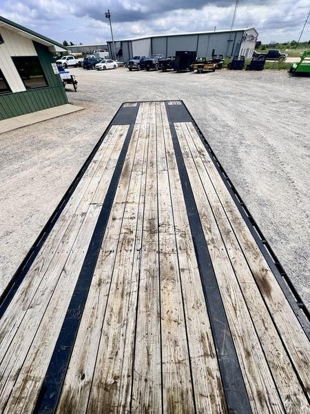 2021 Maxx-D Trailers LHX10234 102″ X 34′ 40K (Rated at 25.9k) Flatbed Gooseneck W/ MAXX Ramps — photo 9