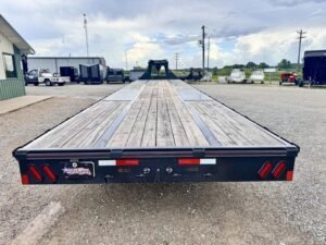 2024 Diamond C FMAX212 40′ x 102″ Fleetneek 25.9k GVWR Straight Deck Air Ride — photo 4
