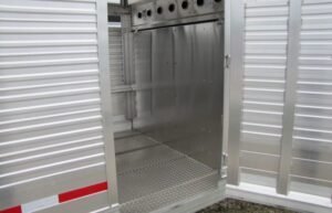 2023 EBY Maverick 20′ Aluminum Livestock Trailer — photo 3