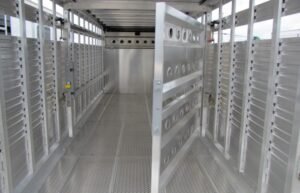 2023 EBY Maverick 20′ Aluminum Livestock Trailer — photo 10