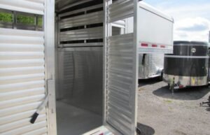 2023 Adams Trailers 16′ Gooseneck Aluminum Stock Trailer — photo 5