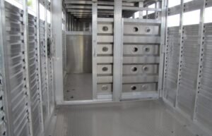 2023 EBY Maverick LS 20′ Gooseneck Livestock Trailer — photo 6