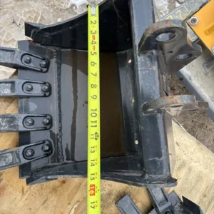 Bobcat Mini Excavator Tooth Bucket 16 Inch 6715497 30 Mm Pin New — photo 3