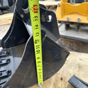 Bobcat Mini Excavator Tooth Bucket 16 Inch 6715497 30 Mm Pin New — photo 4
